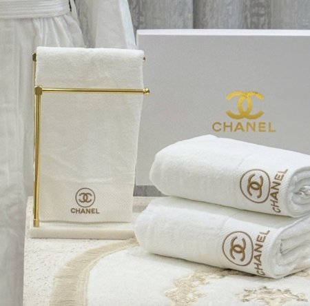 منشفة كبيرة وبشكيرين CHANEL
